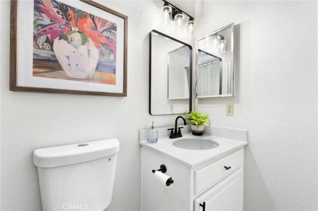 28205 Stonington Lane, Saugus, CA 91350