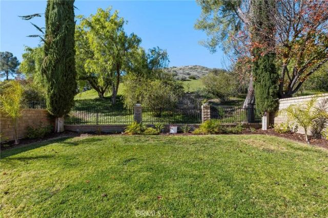 28205 Stonington Lane, Saugus, CA 91350
