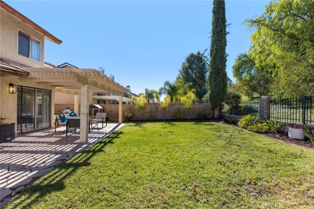 28205 Stonington Lane, Saugus, CA 91350