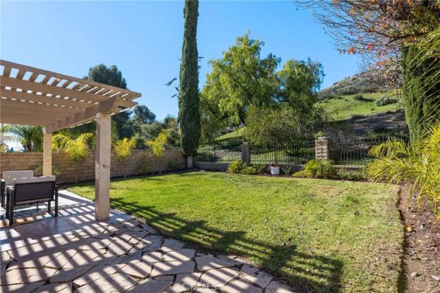 28205 Stonington Lane, Saugus, CA 91350