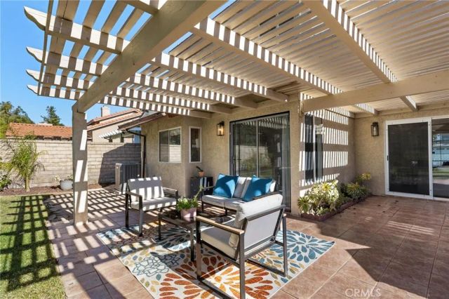 28205 Stonington Lane, Saugus, CA 91350