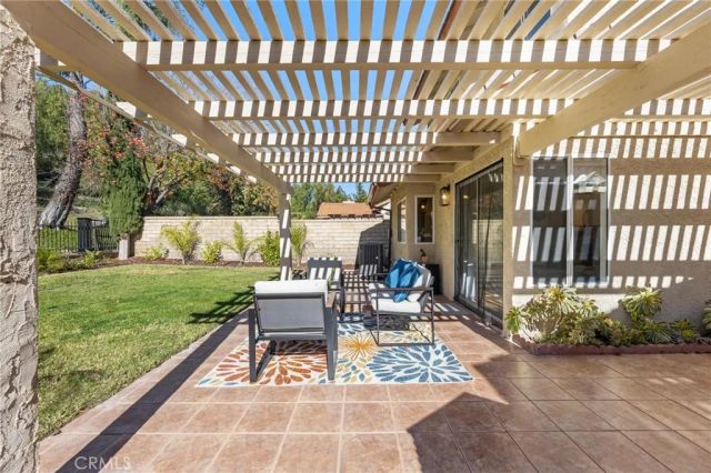 28205 Stonington Lane, Saugus, CA 91350