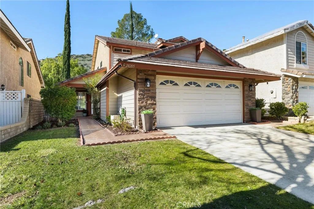28205 Stonington Lane, Saugus, CA 91350