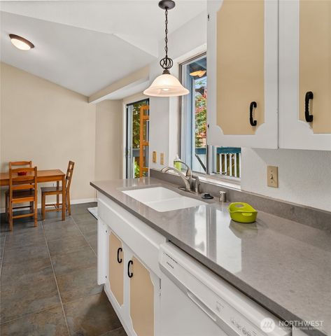 5417 N 44th Street, Tacoma, WA 98407