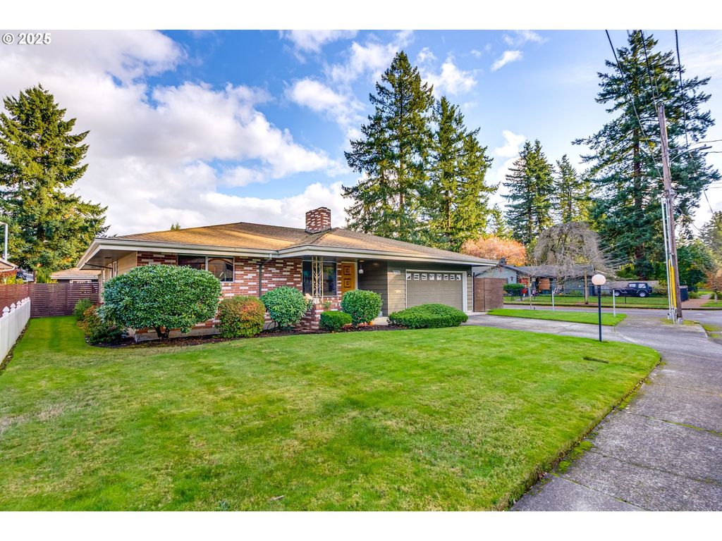 1206 Ne 113TH Ave, Portland, OR 97220