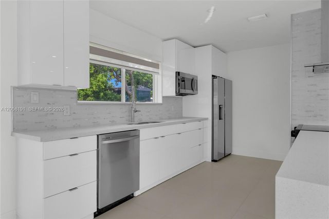 9520 Lisa Rd, Cutler Bay, FL 33157