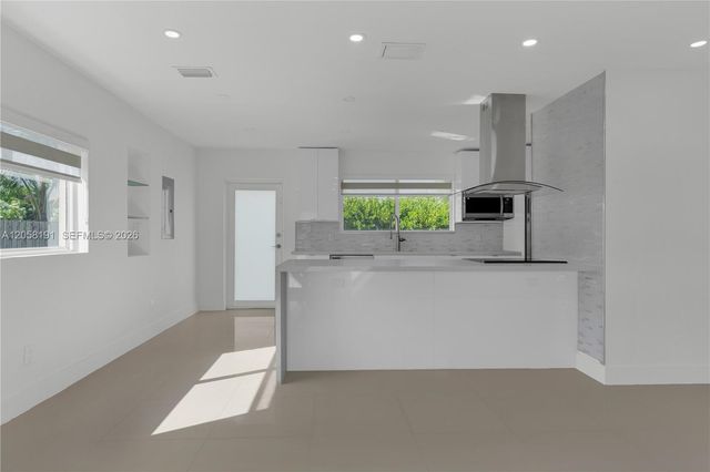 9520 Lisa Rd, Cutler Bay, FL 33157