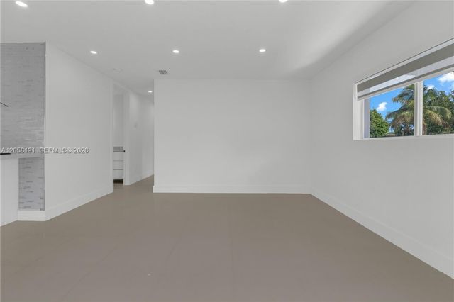 9520 Lisa Rd, Cutler Bay, FL 33157