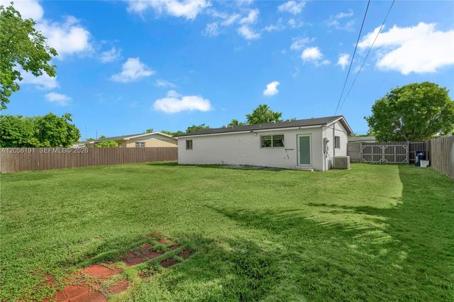 9520 Lisa Rd, Cutler Bay, FL 33157