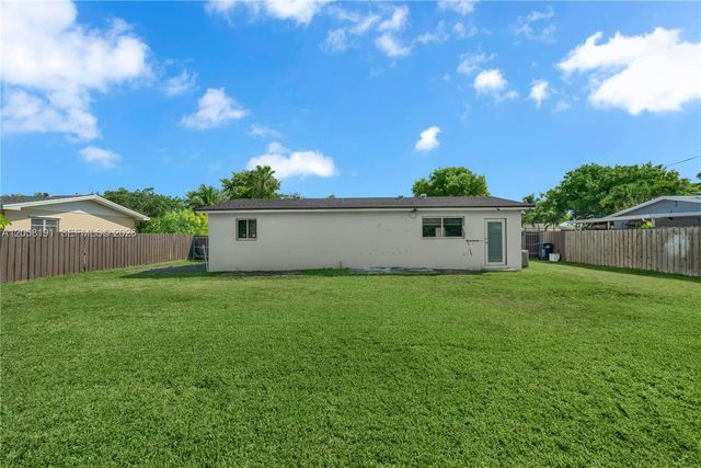 9520 Lisa Rd, Cutler Bay, FL 33157