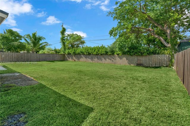9520 Lisa Rd, Cutler Bay, FL 33157