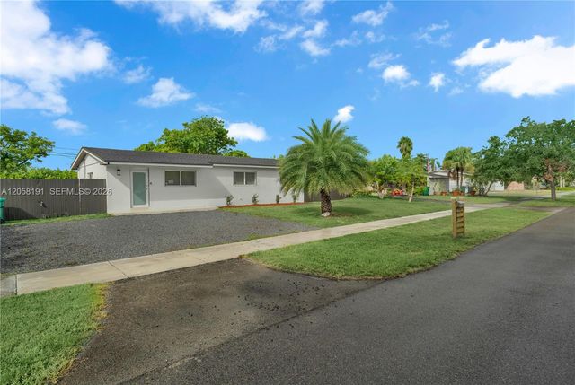 9520 Lisa Rd, Cutler Bay, FL 33157