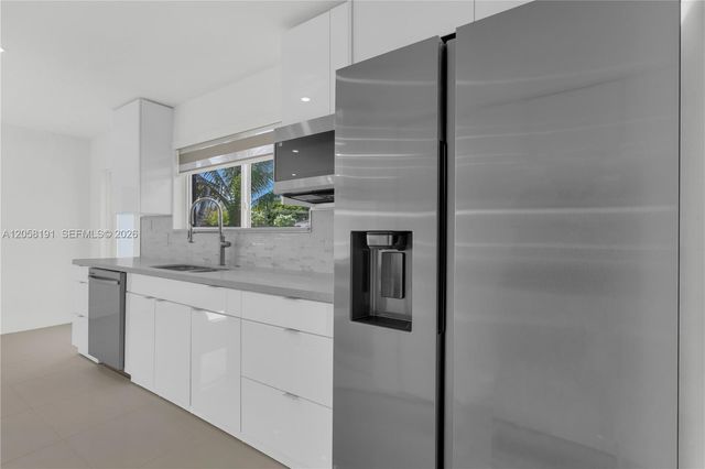 9520 Lisa Rd, Cutler Bay, FL 33157
