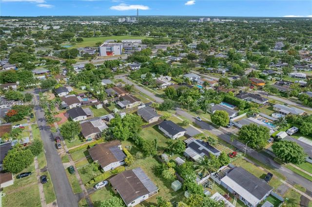 9520 Lisa Rd, Cutler Bay, FL 33157