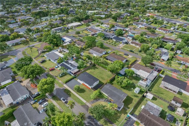 9520 Lisa Rd, Cutler Bay, FL 33157