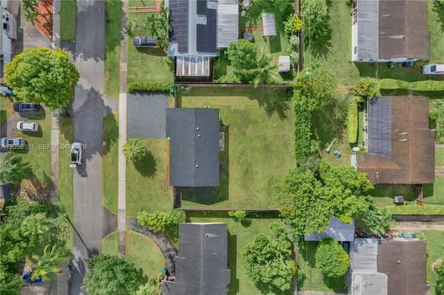 9520 Lisa Rd, Cutler Bay, FL 33157
