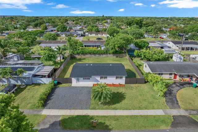 9520 Lisa Rd, Cutler Bay, FL 33157