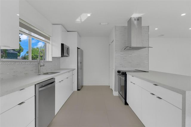 9520 Lisa Rd, Cutler Bay, FL 33157