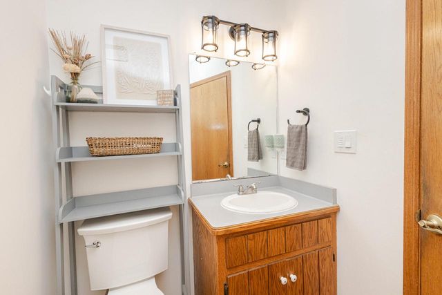 1404 40th COURT, Kenosha, WI 53144