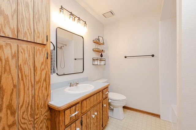 1404 40th COURT, Kenosha, WI 53144