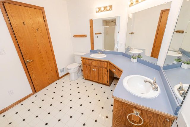1404 40th COURT, Kenosha, WI 53144