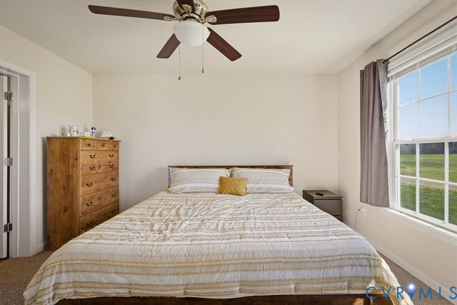 18262 Seals Rd, Bowling Green, VA 22427