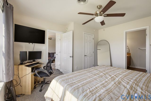 18262 Seals Rd, Bowling Green, VA 22427