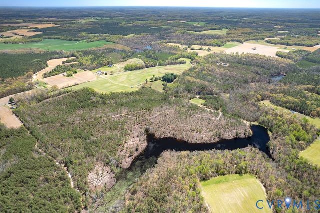 18262 Seals Rd, Bowling Green, VA 22427