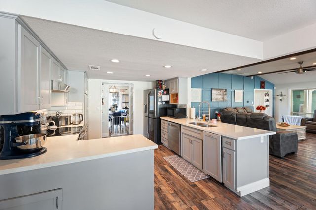 2778 W Robinwood Lane, Fresno, CA 93711