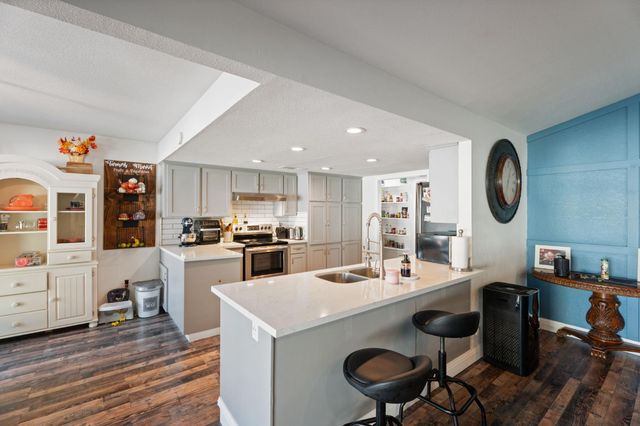 2778 W Robinwood Lane, Fresno, CA 93711