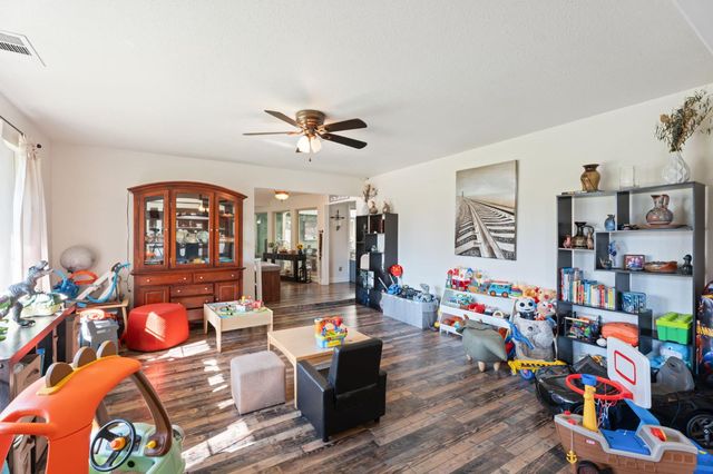 2778 W Robinwood Lane, Fresno, CA 93711