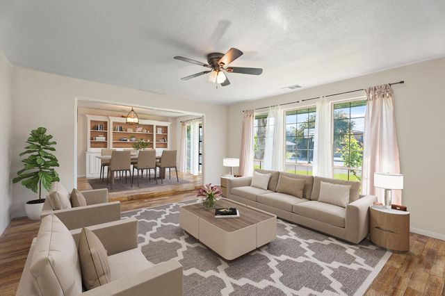 2778 W Robinwood Lane, Fresno, CA 93711