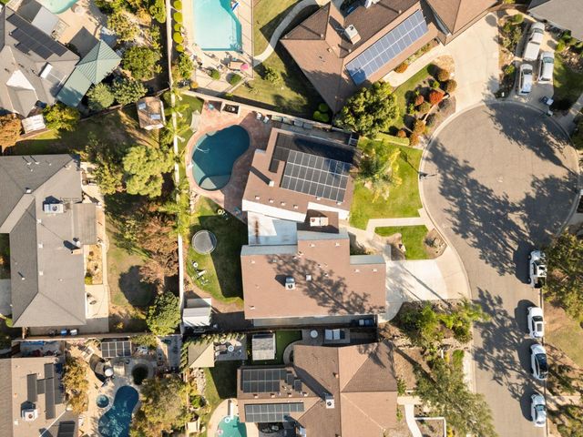 2778 W Robinwood Lane, Fresno, CA 93711