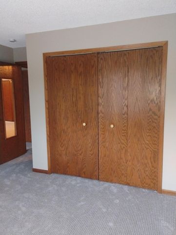 1027 Pond View Court, Vadnais Heights, MN 55127