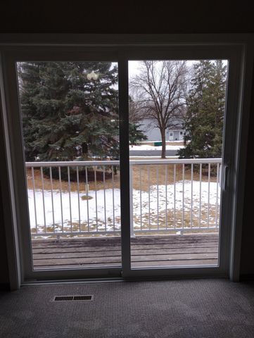 1027 Pond View Court, Vadnais Heights, MN 55127