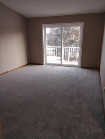 1027 Pond View Court, Vadnais Heights, MN 55127