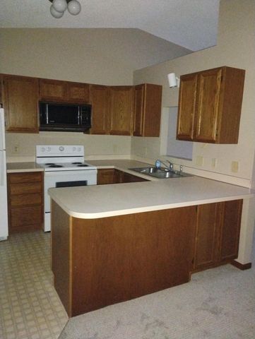 1027 Pond View Court, Vadnais Heights, MN 55127