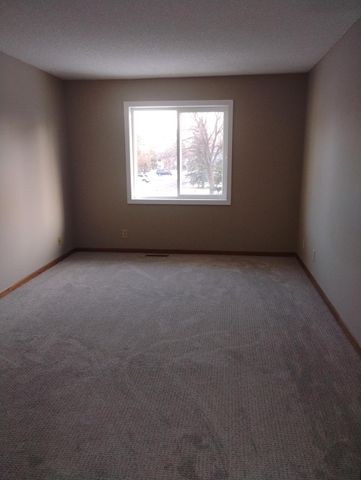 1027 Pond View Court, Vadnais Heights, MN 55127