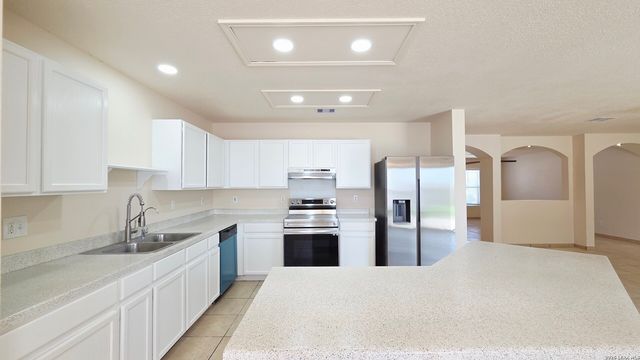 402 Empresario, San Antonio, TX 78253