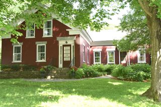 327 Browns Trace, Jericho, VT 05465