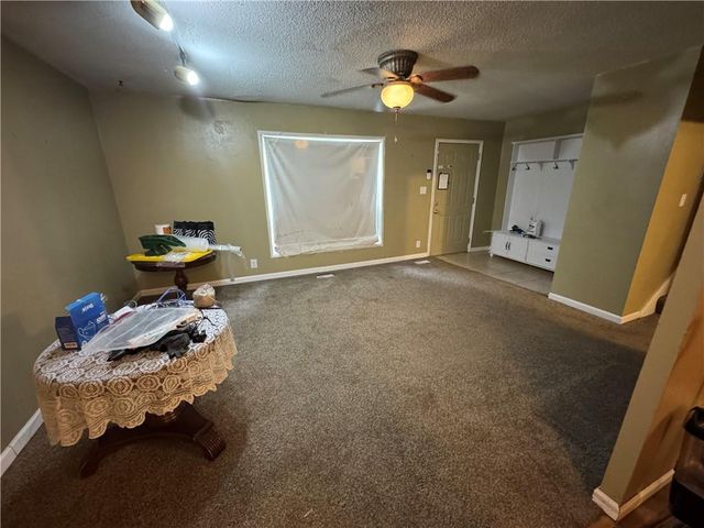 8612 E 92nd Terrace, Kansas City, MO 64138