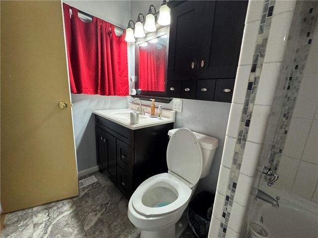 8612 E 92nd Terrace, Kansas City, MO 64138