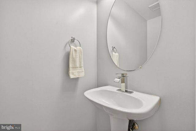 3841 WATKINS MILL DR, Alexandria, VA 22304