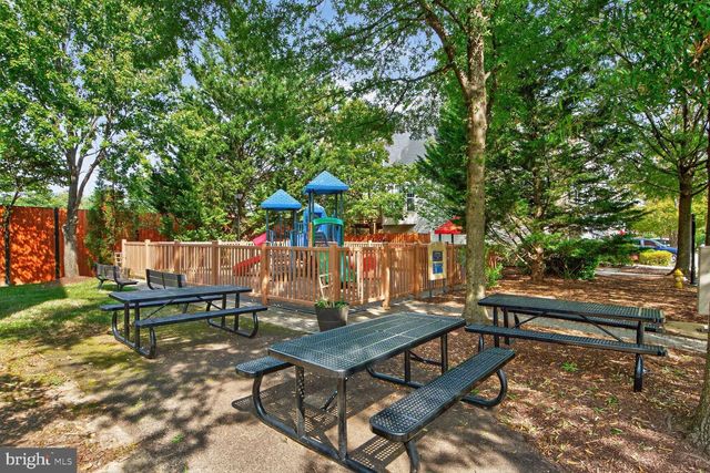 3841 WATKINS MILL DR, Alexandria, VA 22304