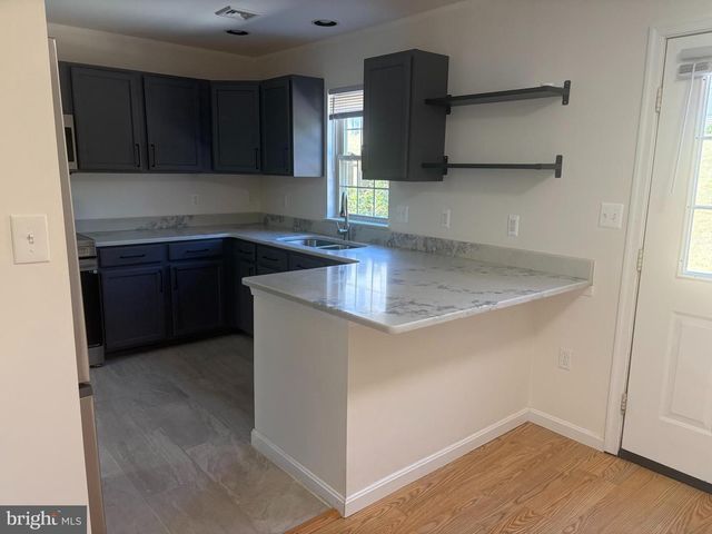320 WOODLAND VIEW CT, Harrisburg, PA 17110