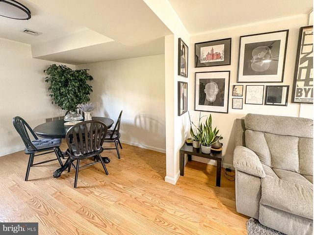 320 WOODLAND VIEW CT, Harrisburg, PA 17110