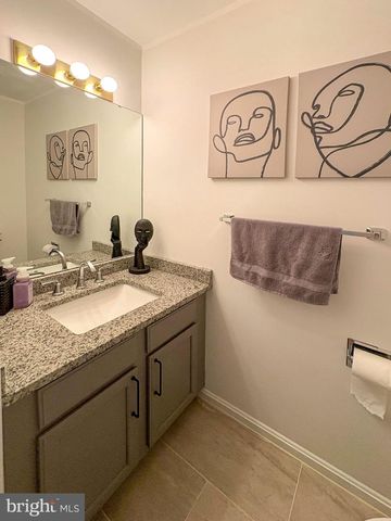 320 WOODLAND VIEW CT, Harrisburg, PA 17110