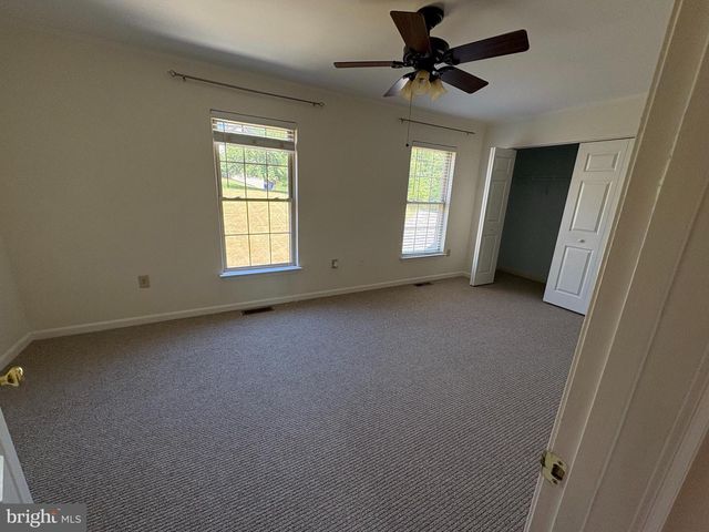 320 WOODLAND VIEW CT, Harrisburg, PA 17110