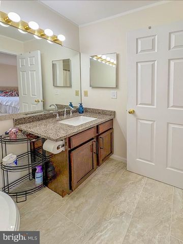 320 WOODLAND VIEW CT, Harrisburg, PA 17110