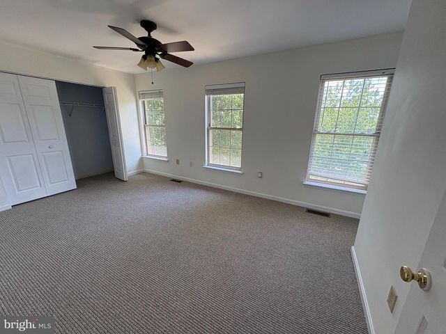 320 WOODLAND VIEW CT, Harrisburg, PA 17110